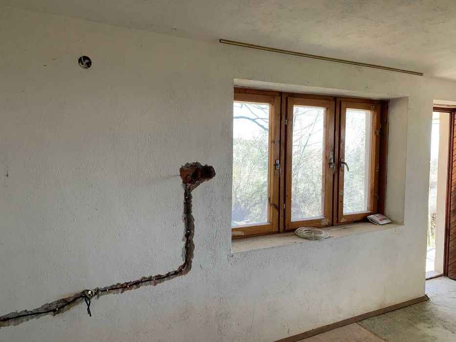 ДЪРВЕНА ДОГРАМА - Използувана, край Стара Загора