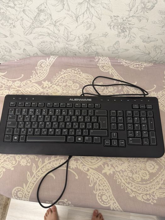 Клавиатура и мышь Alienware