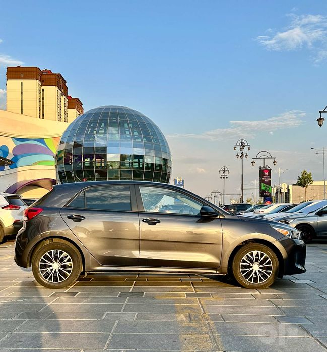 Kia Rio IV, 1.4 MPI, американка, автомат, хэтчбек, пробег 63 000 км