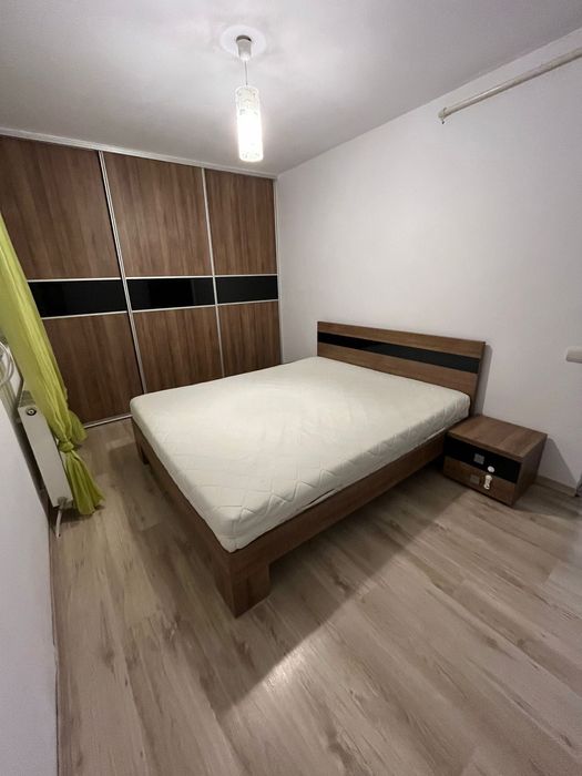 Închiriez apartament pe bulevardul Mihai Viteazul