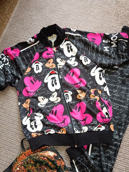 Продам костюм +рюкзак