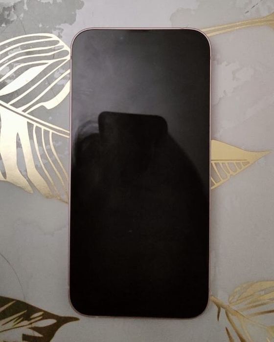 Iphone 13,розовый