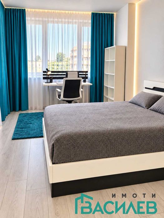 Дава се под наем Тристаен апартамент в София, Център - 154 кв.м за 950 € - Снимка #3