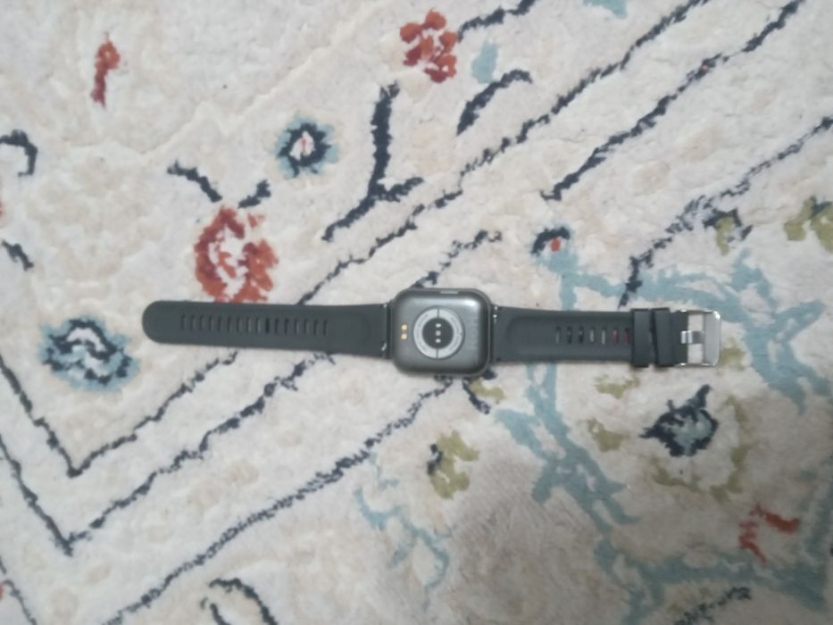 Продам  часы сенсорный