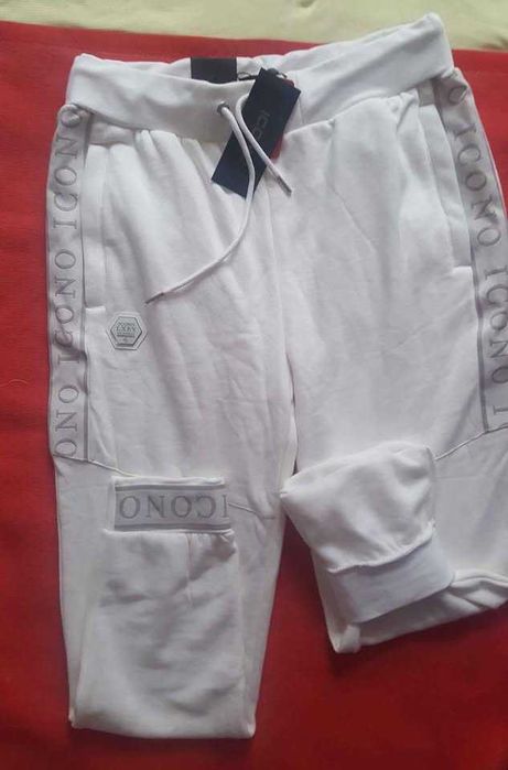 Pantaloni trening barbati