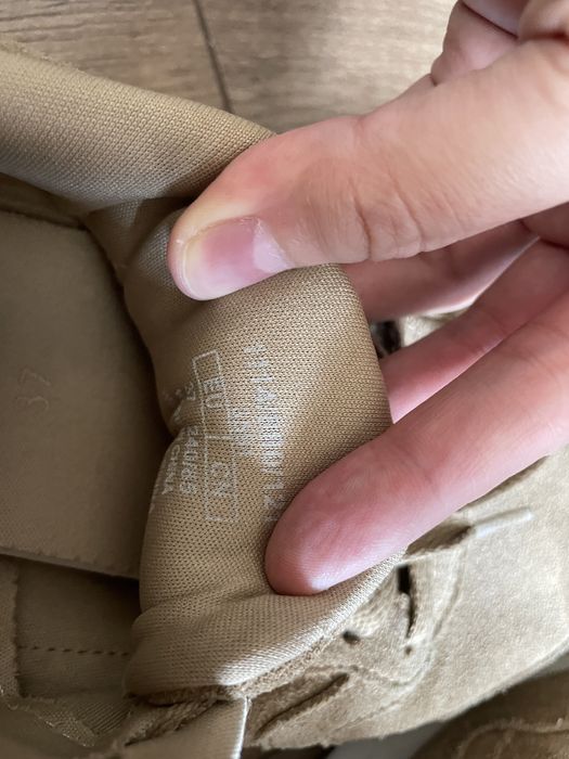 Продам кросы oysho