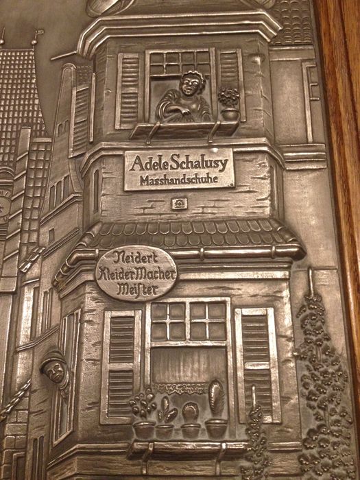 Vintage! Нови! Вечният младоженец и Пощальонът Немски калаени картини.