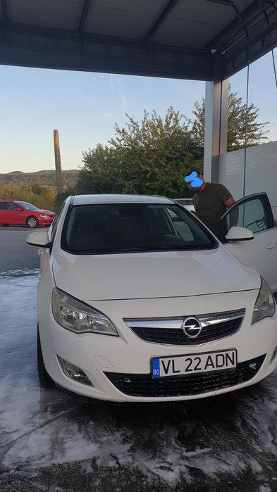 Opel asta j 1.7 2010