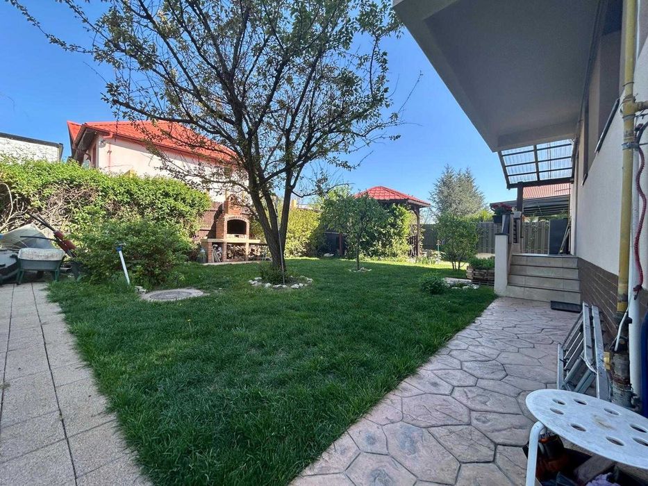 Vila Premium  P+1+M in Odaile/Otopeni - 365 mp suprafata utila, 900 mp teren,  8 camere, 4 bai