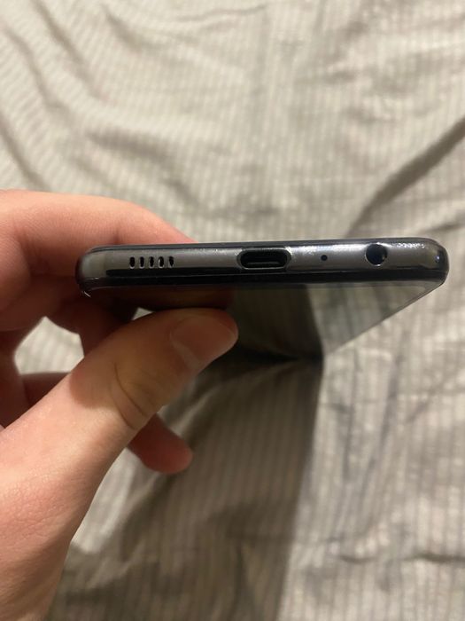 Самсунг а 32 128гб в идеале!!!