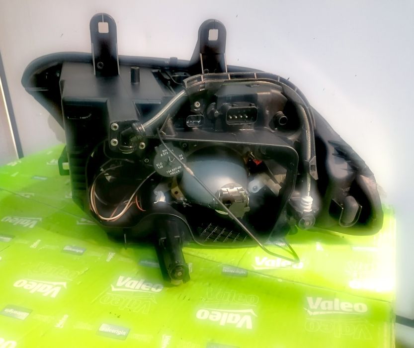 Фар Фарове за BMW Z4 Е85 Е86 / БМВ З4 Е85 Е86.