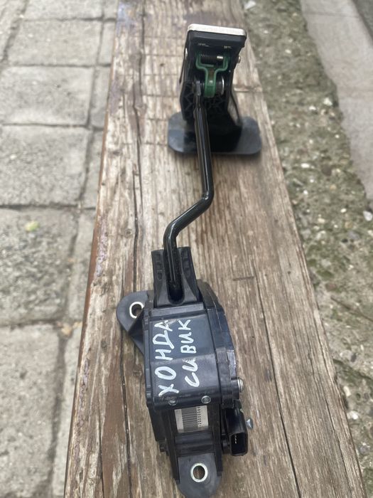 Дросел и педал за хонда сивик 8