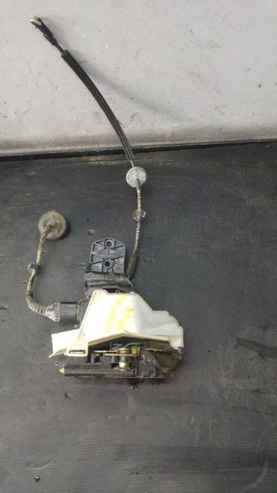 Broasca usa stanga spate vw passat b5.5 3b0837867