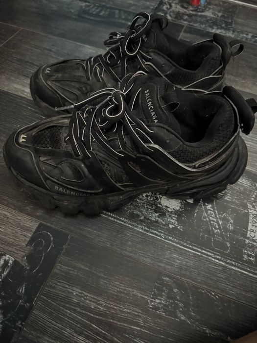 Balenciaga track