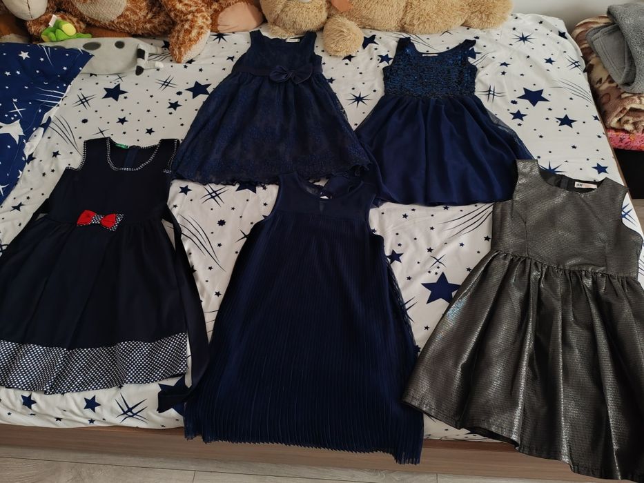 Vând sarafane școală