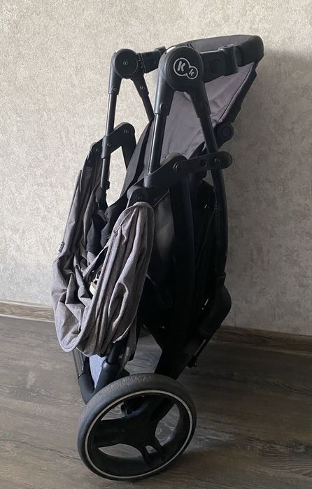 Продам прогулочную коляску Kinderkraft