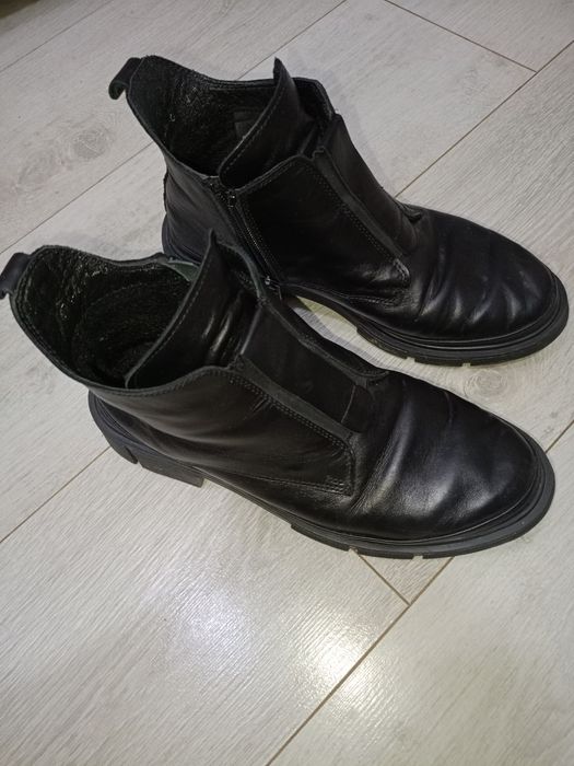 Продам ботинки черные, 38 размер