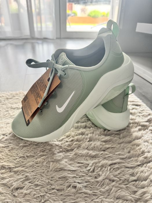 Nike Bella 7 Olive Green