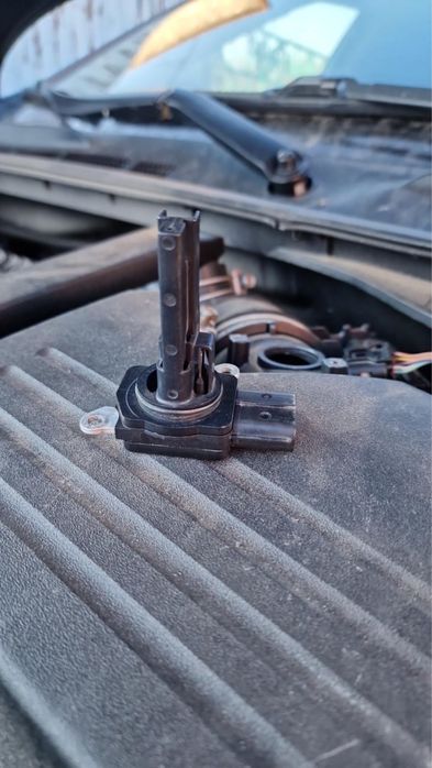 Продам датчик массового расхода воздуха