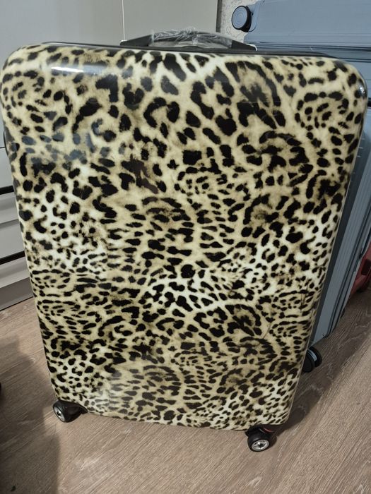 Продам большой чемодан!!!