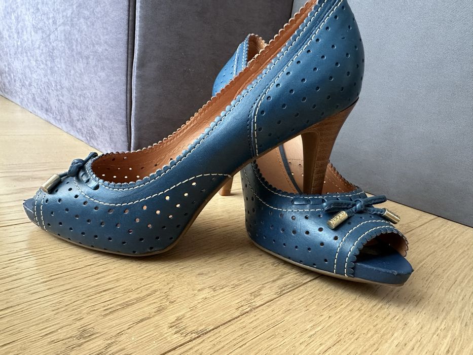 Високи обувки Geox