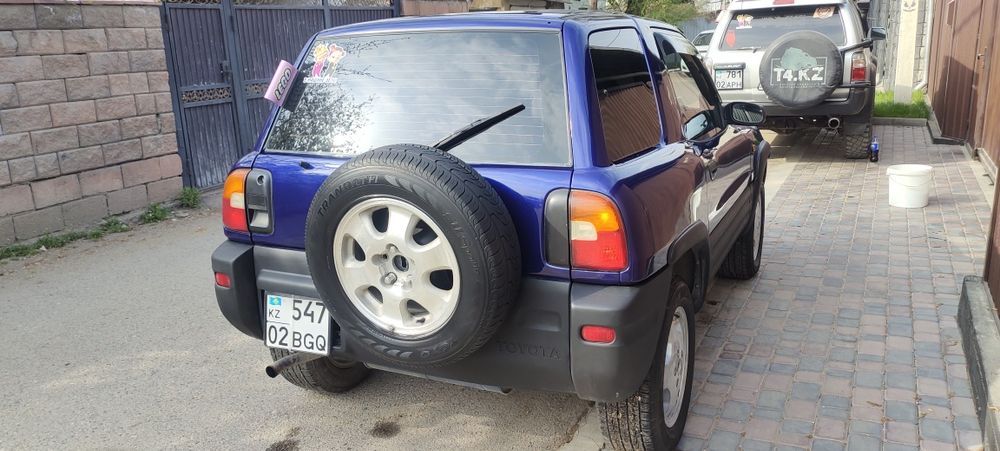 В продаже авто , rav 4