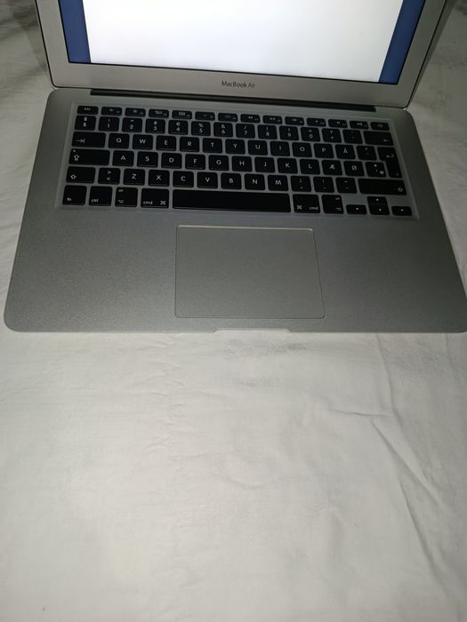 Macbook Air 13 foarte bun