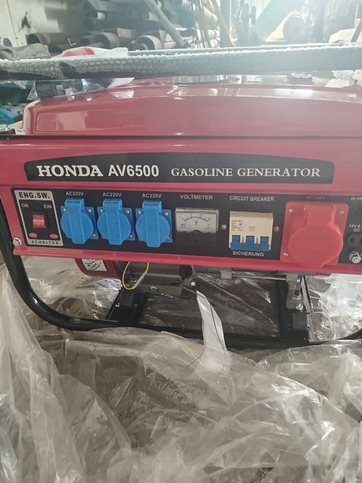 или Honda AV6500 Gasoline Generator
