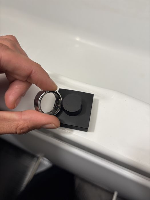 Ultrahuman Ring Air S09  Raw Titanium+ Charging Dock