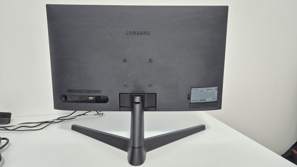 Монитор Samsung 24" инча 100Hz