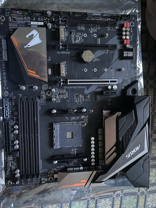 Материнская плата Aorus b 450 pro