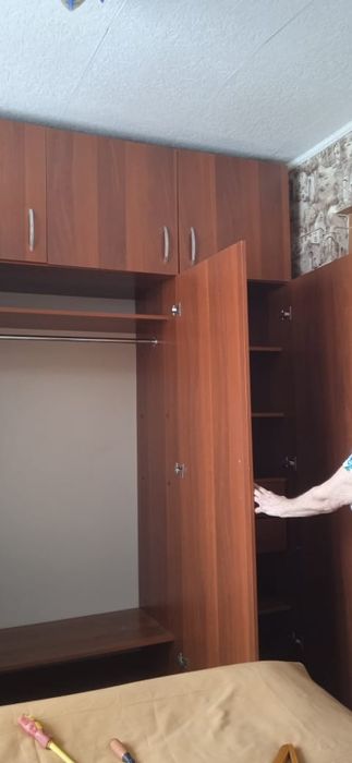 Продается шифоньер.Большой, вместительный.