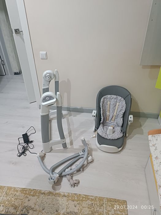 Столик-трансформер для кормления