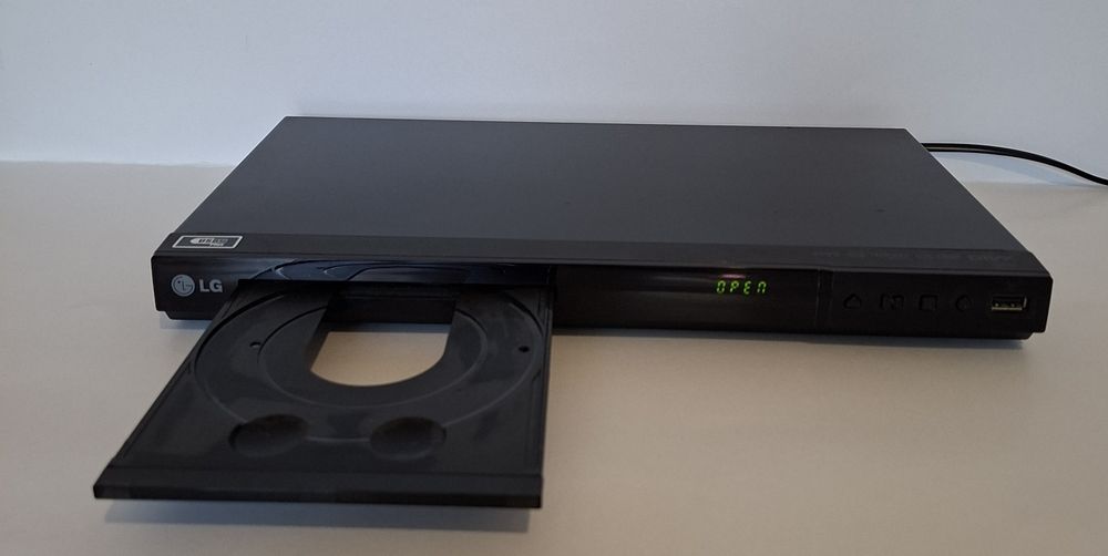 LG CD/DVD Player + port USB