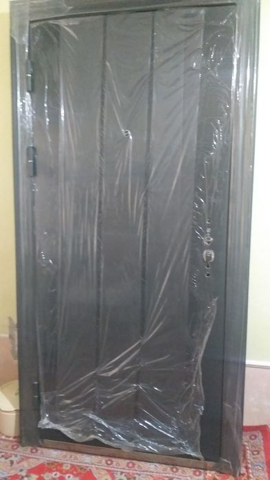 Срочно продаём стальной двер