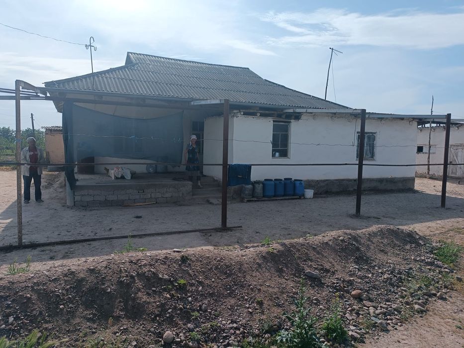 Бука тумани Самарканд МФЙ ДАВЛАТОВУЛ кишлогида 60 сотих уй-ховли сотил