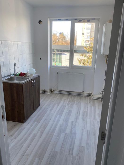 Vand Apartament 3 Camere Central