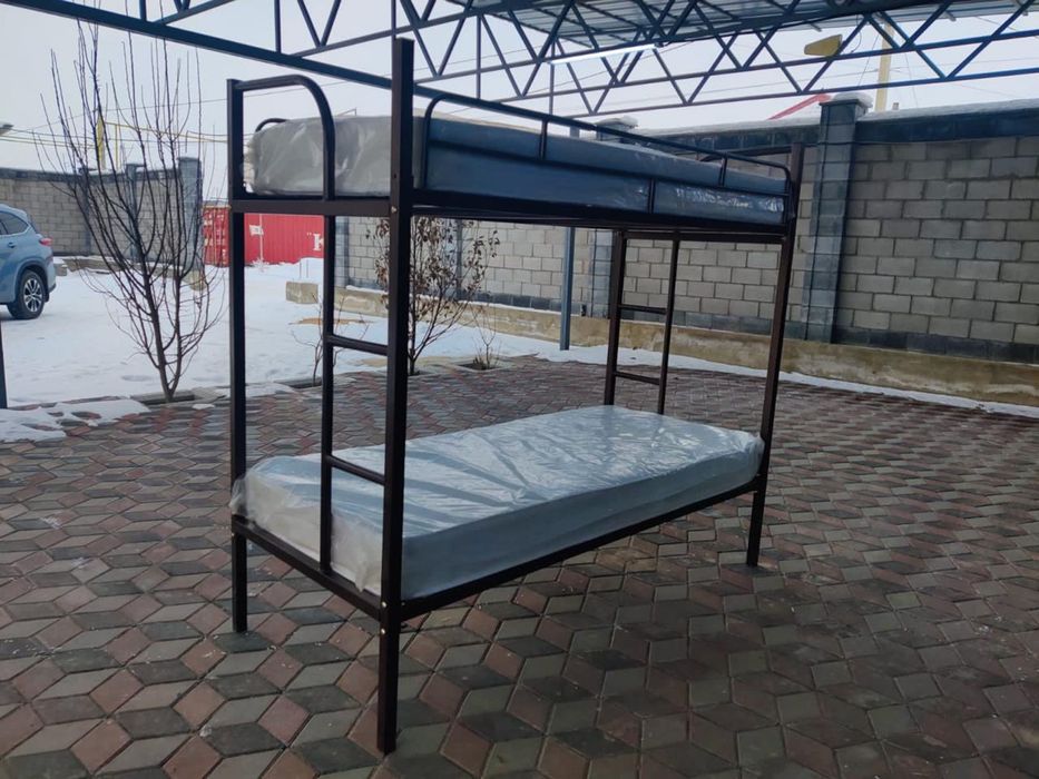 Металический кровать