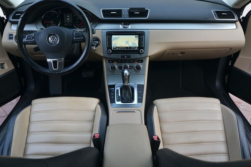 Volkswagen Passat CC Panorama//Blue Motion//BiXenon//Camera//R18