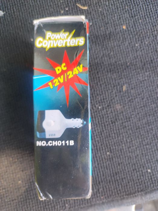 Адаптер за 12/24 волта