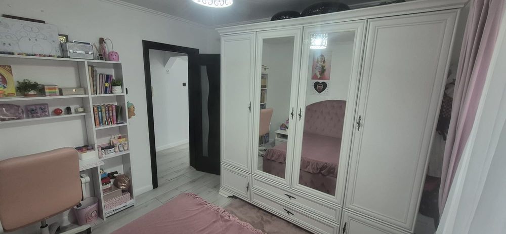 Vând apartament in zona Lama cu o suprafață de 72 mp la etajul 2