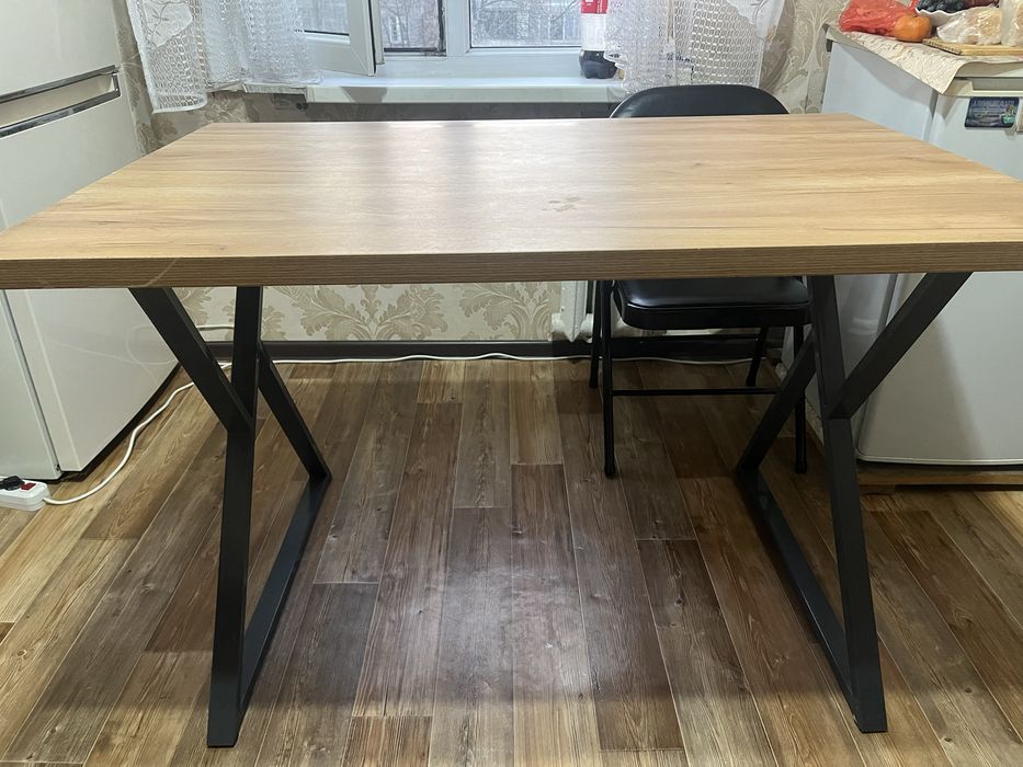 Куханный стол новый