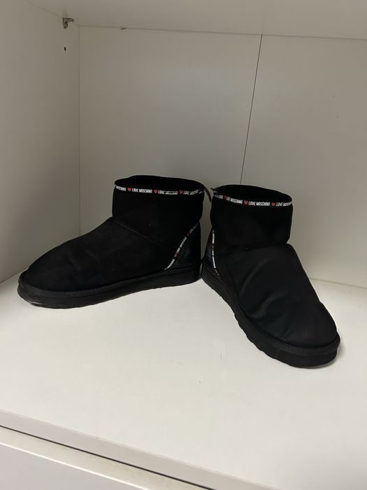UGG Love Moschino