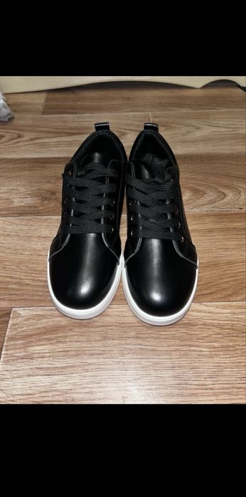 продам новые кеды