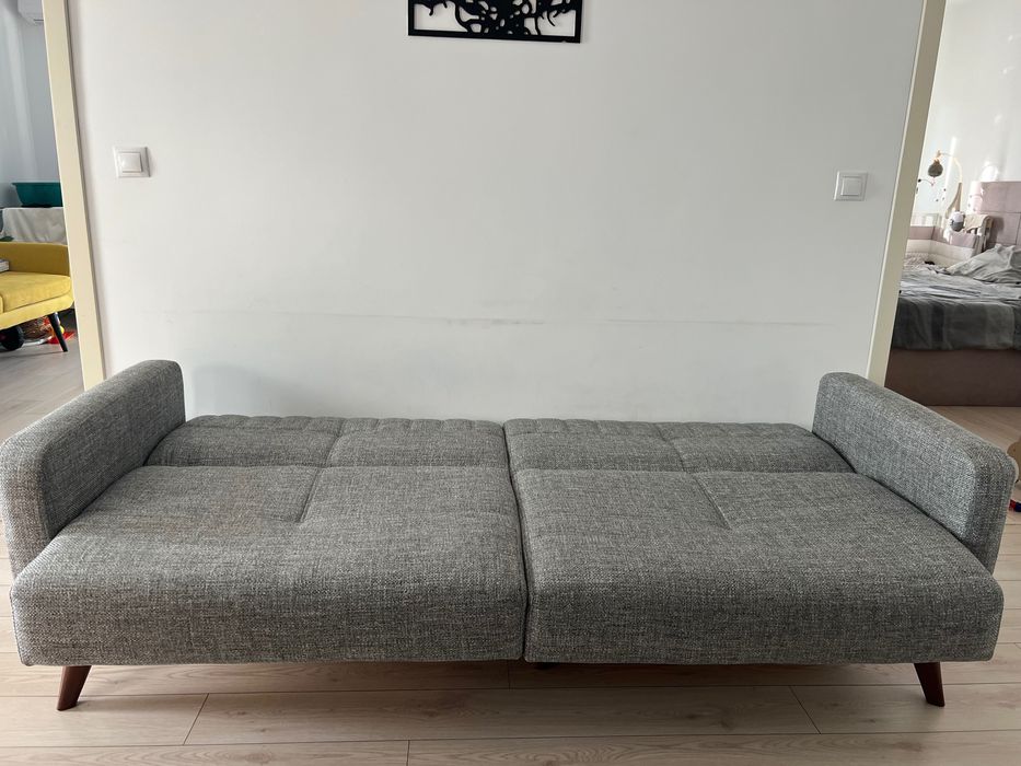 Canapea extensibila 3 locuri