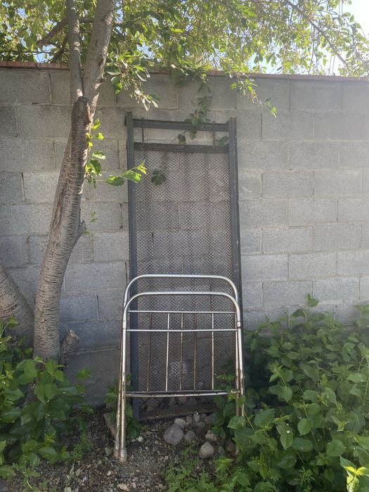 Кровать железная