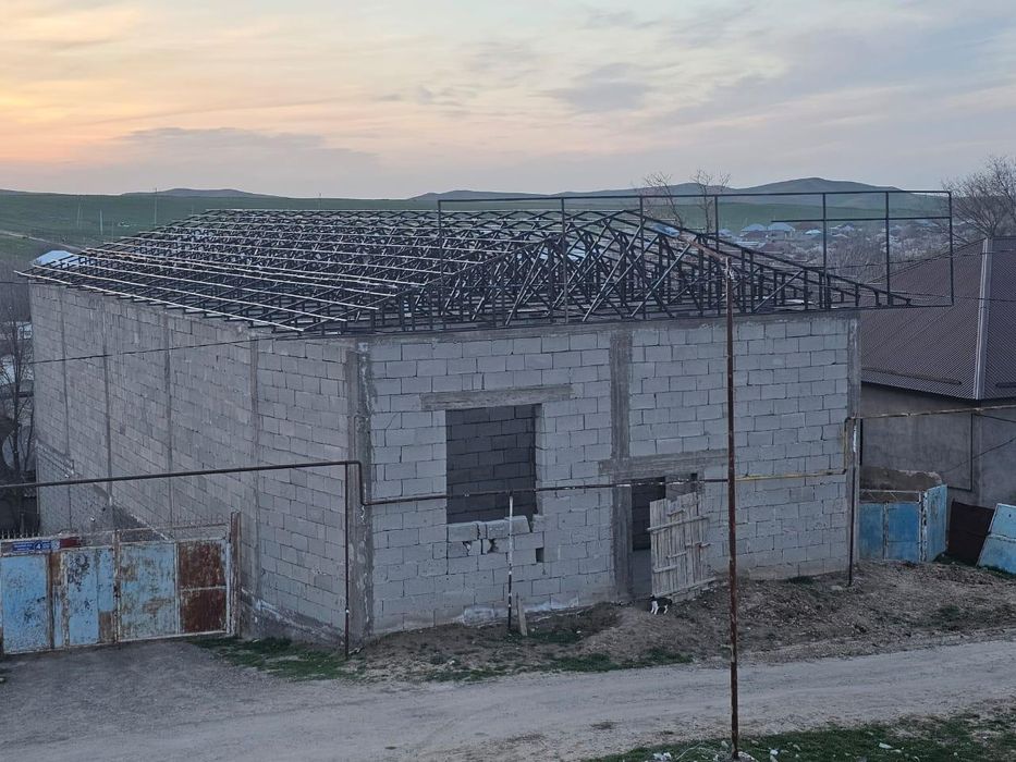 Металлическая ферма.