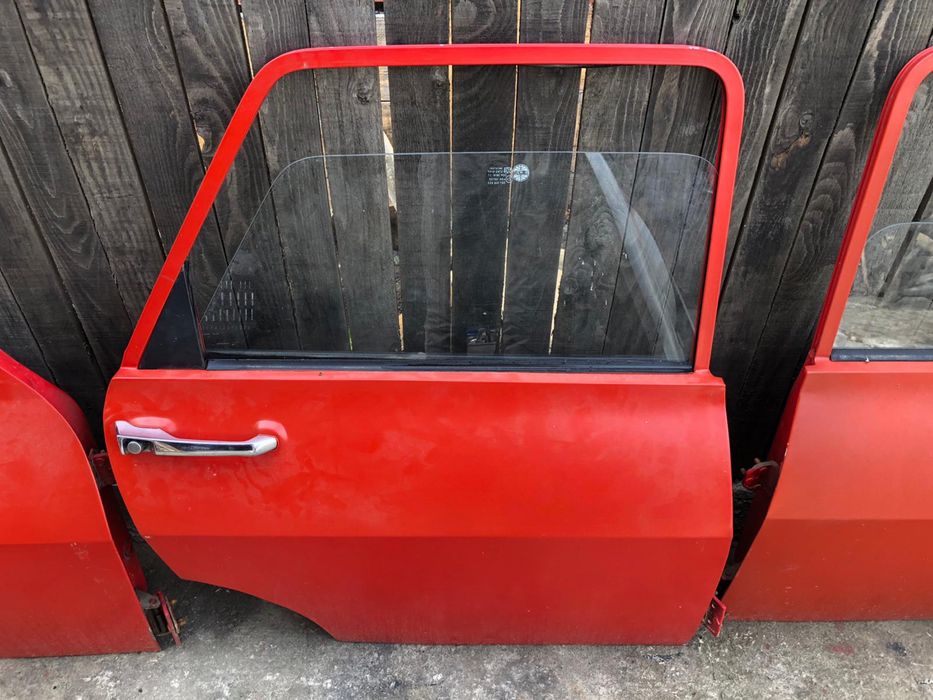 Vand 4 usi complete Dacia 1310/in stare buna