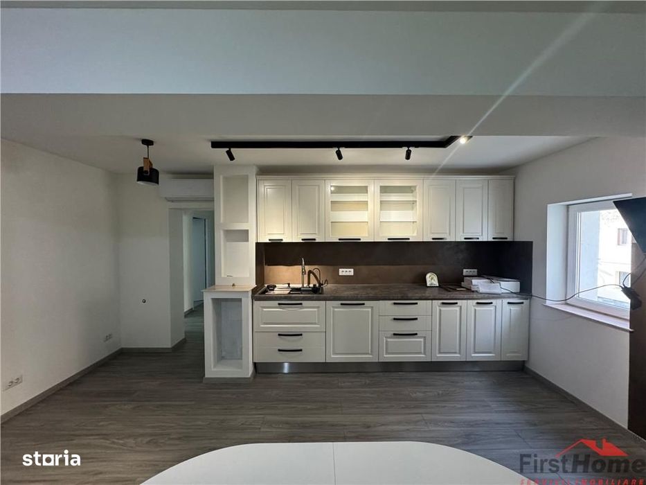 Ap 4 cam transformat in 3, et 1, renovat complet, zona Inspectoratul S — fotografia 1