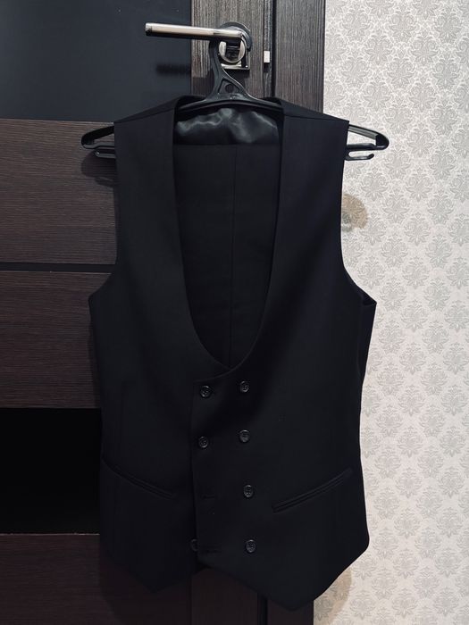 Продам костюм двубортный тройка